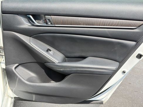 Used 2018 Honda Accord EX-L image 31