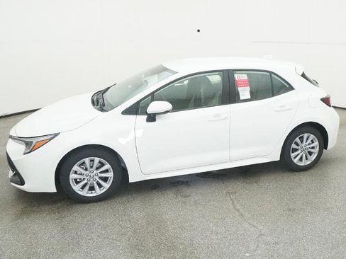 New 2025 Toyota Corolla SE image 8