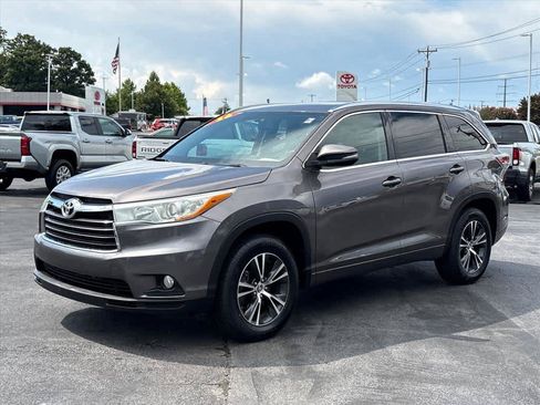 Used 2016 Toyota Highlander XLE FWD image 25