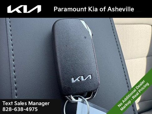 New 2026 Kia Niro EX FWD image 28