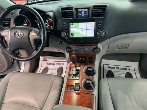 Used 2010 Toyota Highlander Limited AWD/4WD image 9