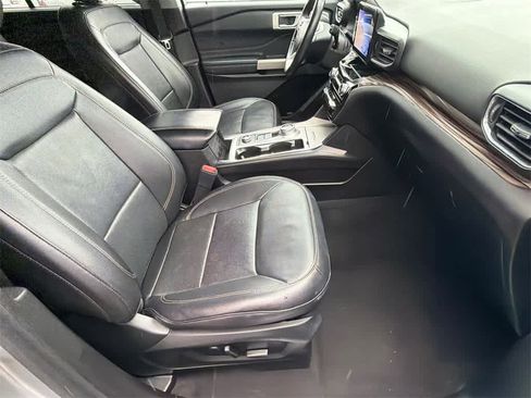 Certified 2023 Ford Explorer Limited image 11