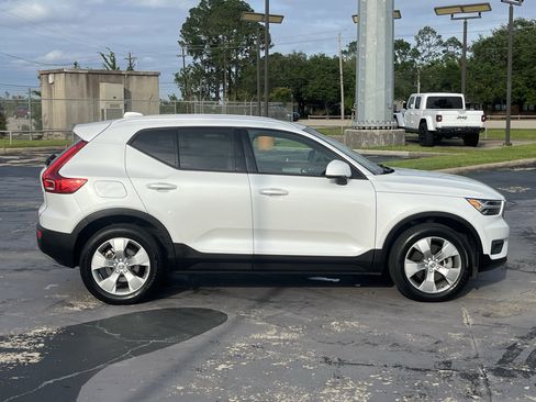 Used 2021 Volvo XC40 T5 Momentum AWD/4WD image 10