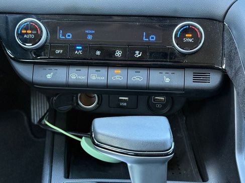 Used 2023 Hyundai Elantra SEL w/ Convenience Package FWD image 25
