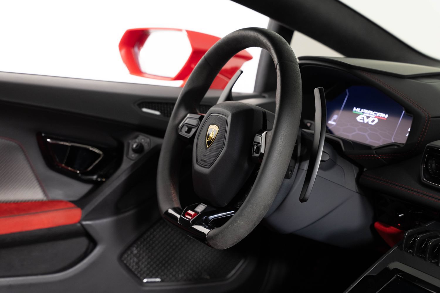 Used 2020 Lamborghini Huracan EVO AWD/4WD image 16