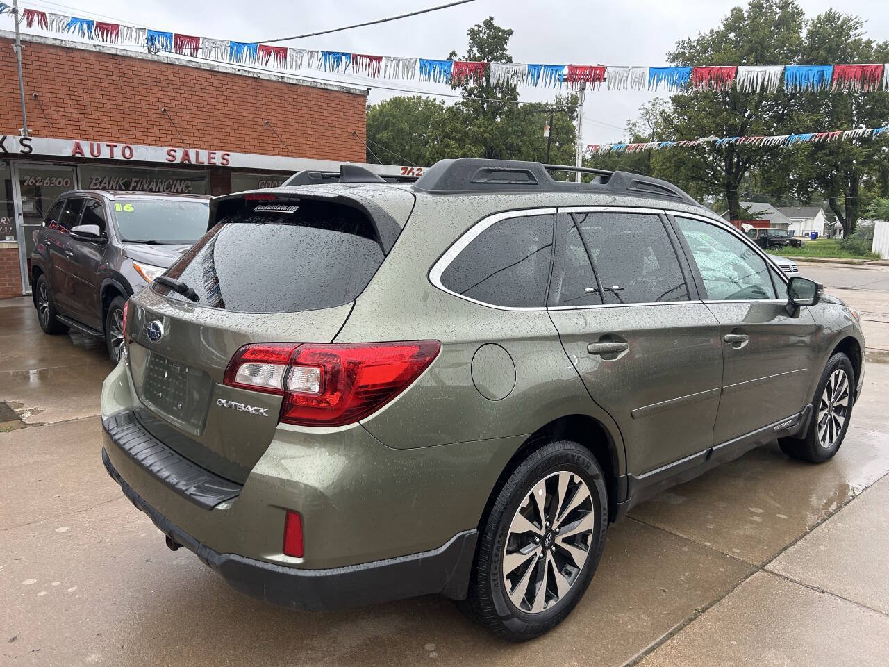 Used 2016 Subaru Outback 2.5i Limited AWD/4WD image 6