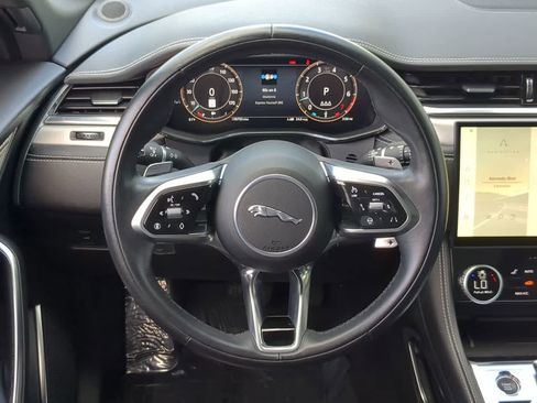 Used 2025 Jaguar F-PACE R-Dynamic S image 23