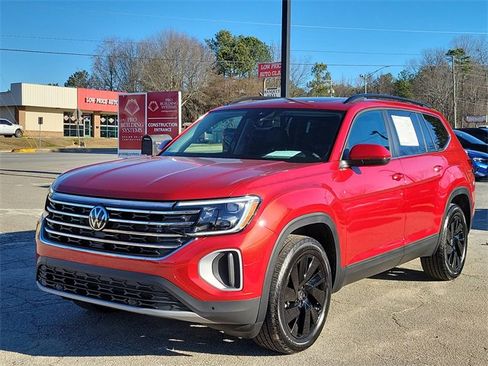 Certified 2025 Volkswagen Atlas SE image 33