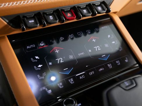 Used 2025 Lamborghini Urus S AWD/4WD image 24