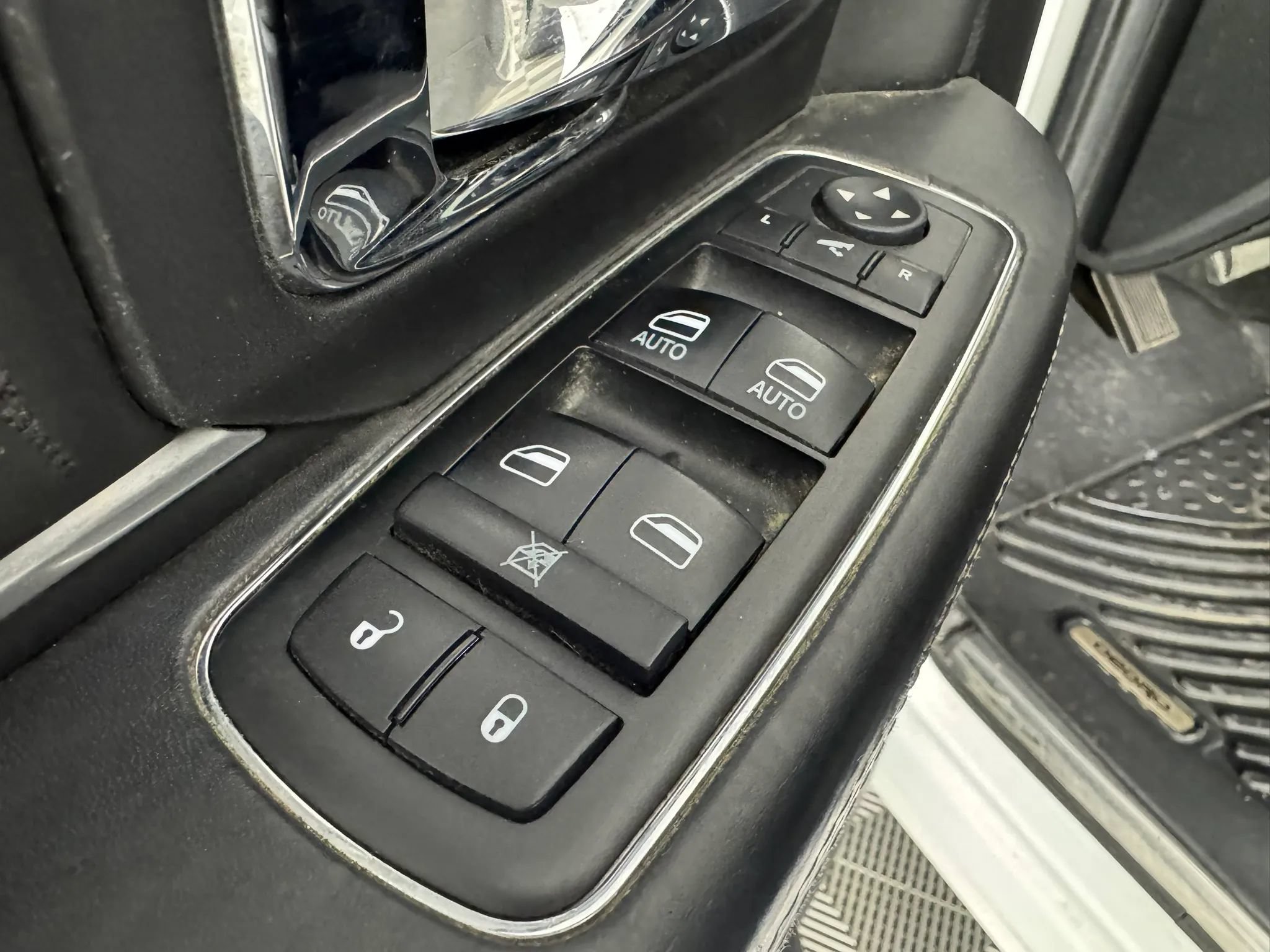 Used 2015 RAM 1500 Limited AWD/4WD image 38