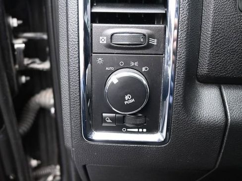 Used 2016 RAM 1500 Laramie w/ Convenience Group AWD/4WD image 18