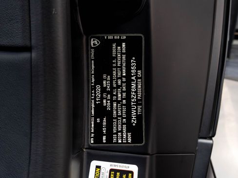 Used 2021 Lamborghini Huracan EVO RWD image 82