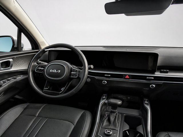 Used 2025 Kia Sorento EX w/ Panoramic Sunroof Package FWD image 15