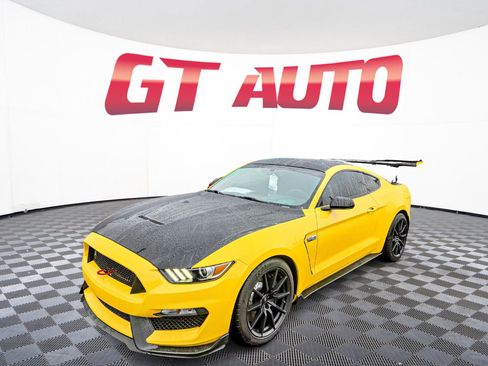 Used 2018 Ford Mustang Shelby GT350 image 3