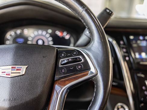 Used 2016 Cadillac Escalade ESV Premium image 29