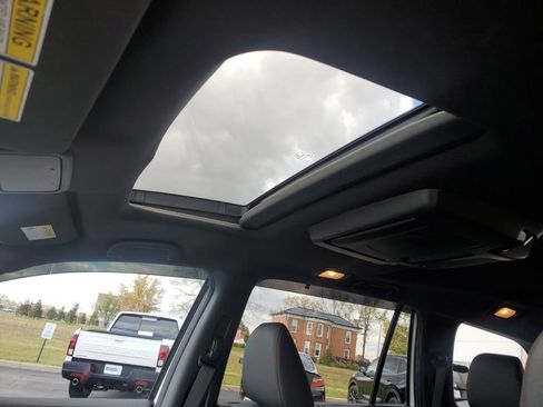 Used 2022 Honda Pilot Black Edition image 23