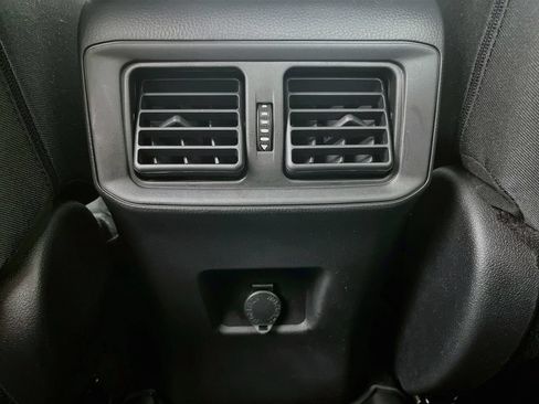 Used 2022 Toyota RAV4 LE FWD image 33