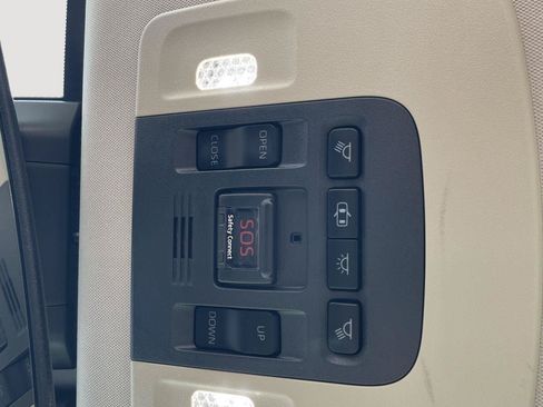 Used 2019 Toyota Camry XLE FWD image 29
