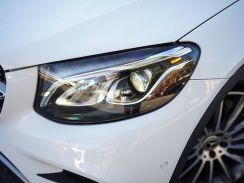 Used 2019 Mercedes-Benz GLC 300 4MATIC Coupe image 3