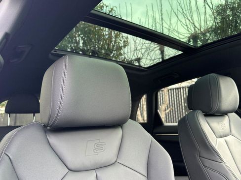 Certified 2025 Audi Q3 2.0T Premium w/ Convenience Package image 17