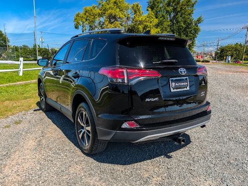 Used 2017 Toyota RAV4 XLE w/ Carpet Mat Package AWD/4WD image 8