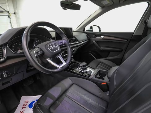 Used 2023 Audi Q5 2.0T Premium w/ Convenience Package AWD/4WD image 10