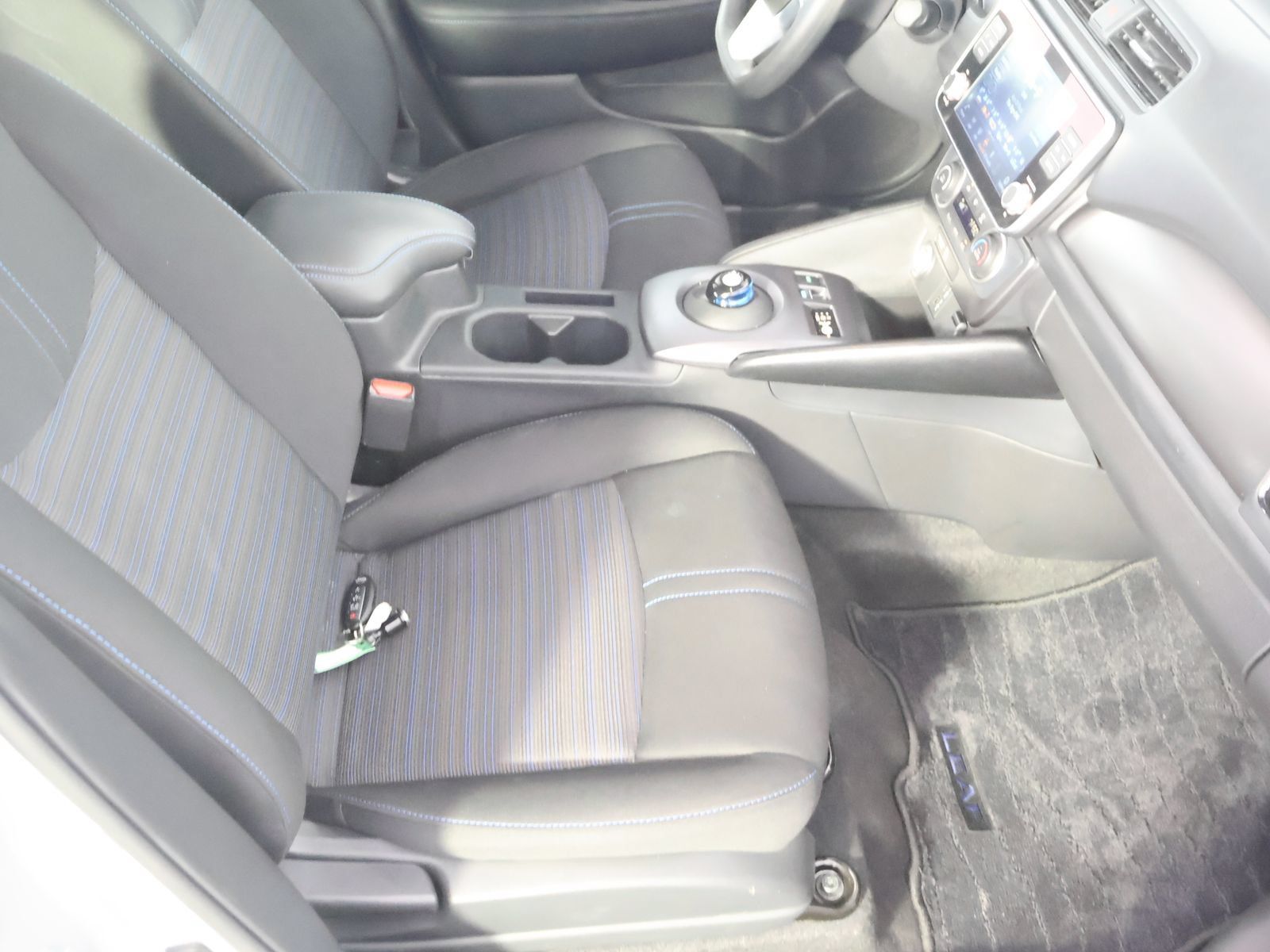 Used 2025 Nissan Leaf S FWD image 45