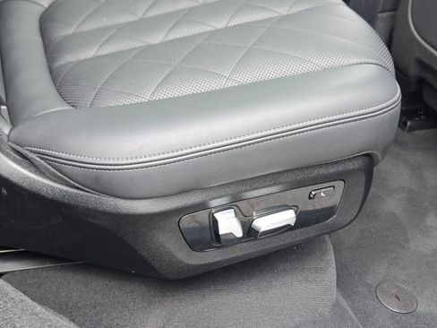 Used 2023 BMW X7 xDrive40i w/ Premium Package AWD/4WD image 14
