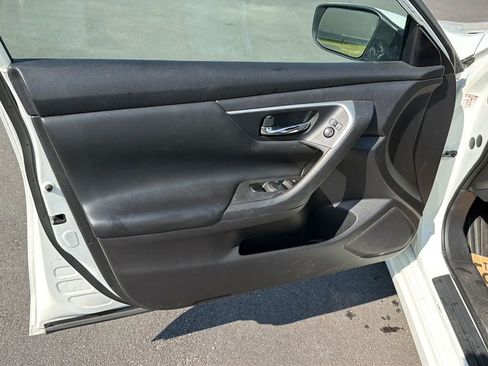 Used 2016 Nissan Altima 2.5 S w/ Power Driver Seat Package FWD image 14
