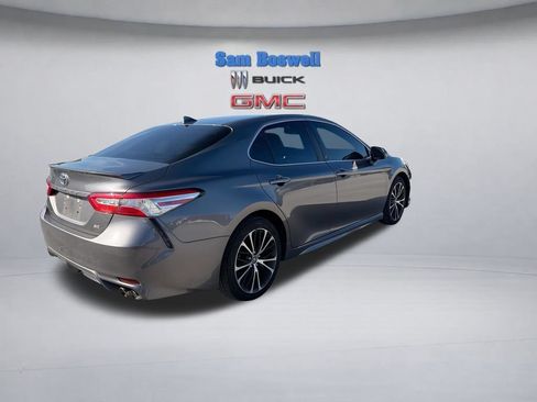 Used 2020 Toyota Camry SE FWD image 9