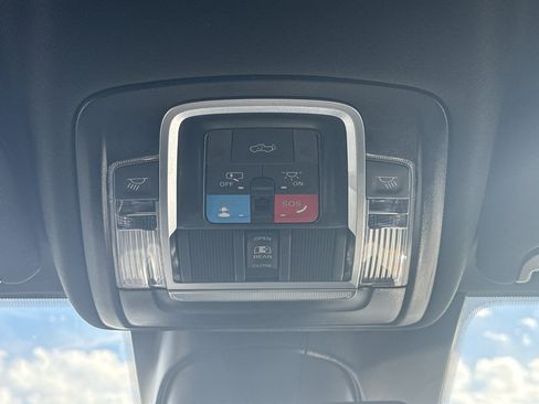 Used 2025 RAM 2500 Laramie AWD/4WD image 16