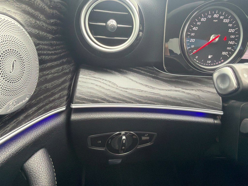 Used 2019 Mercedes-Benz E 300 4MATIC image 12