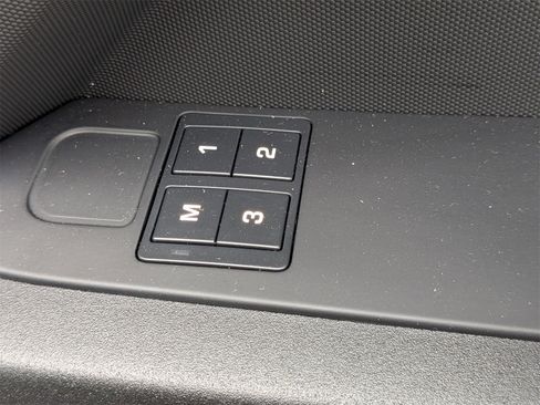 Used 2024 Land Rover Defender 130 V8 image 38