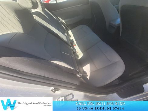 Used 2018 Hyundai Elantra SEL FWD image 17