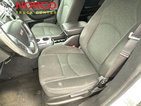 Used 2015 GMC Acadia SLE image 19