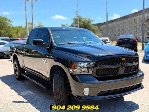 Used 2018 RAM 1500 Express w/ Black Ram 1500 Express Group AWD/4WD image 9