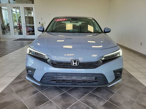 Used 2023 Honda Civic Touring image 4