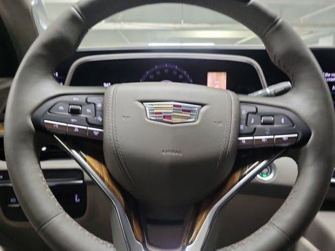 Used 2021 Cadillac Escalade Premium Luxury Platinum RWD image 22
