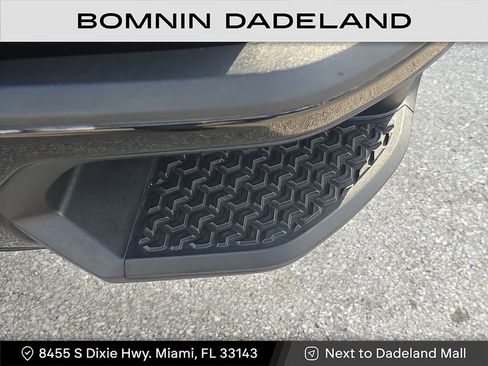 Used 2022 Chevrolet Silverado 2500 High Country w/ Z71 Off-Road Package image 9