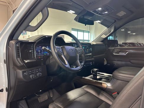 Used 2024 Chevrolet Silverado 1500 RST AWD/4WD image 18