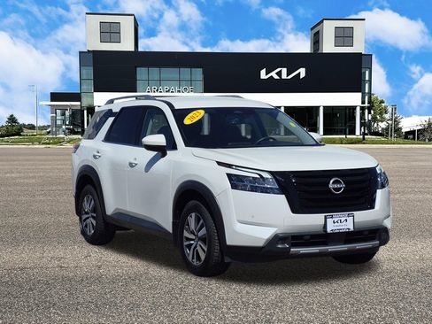 Used 2023 Nissan Pathfinder SL w/ SL Black Package AWD/4WD image 2