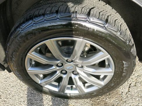Used 2019 Cadillac XT4 Premium Luxury FWD image 33