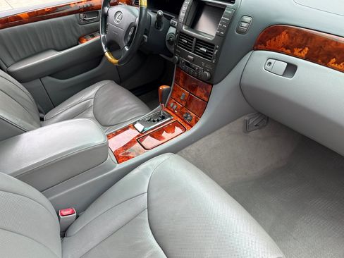 Used 2005 Lexus LS 430 RWD image 31