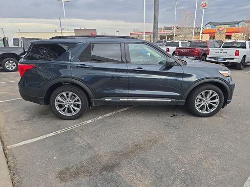 Used 2022 Ford Explorer XLT w/ Equipment Group 202A image 5