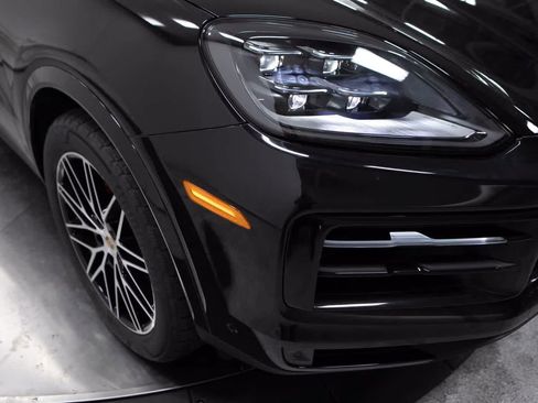 Certified 2026 Porsche Cayenne S AWD/4WD image 12