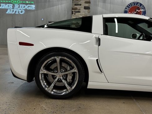 Used 2010 Chevrolet Corvette Grand Sport w/ Preferred Equipment Group RWD image 16