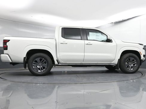 New 2025 Nissan Frontier SV w/ SV Convenience Package RWD image 24