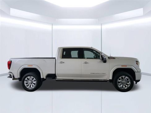 Used 2023 GMC Sierra 3500 Denali w/ Denali Ultimate Package AWD/4WD image 4