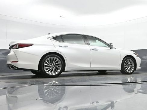Used 2019 Lexus ES 350 Ultra Luxury w/ Accessory Package 2 FWD image 32