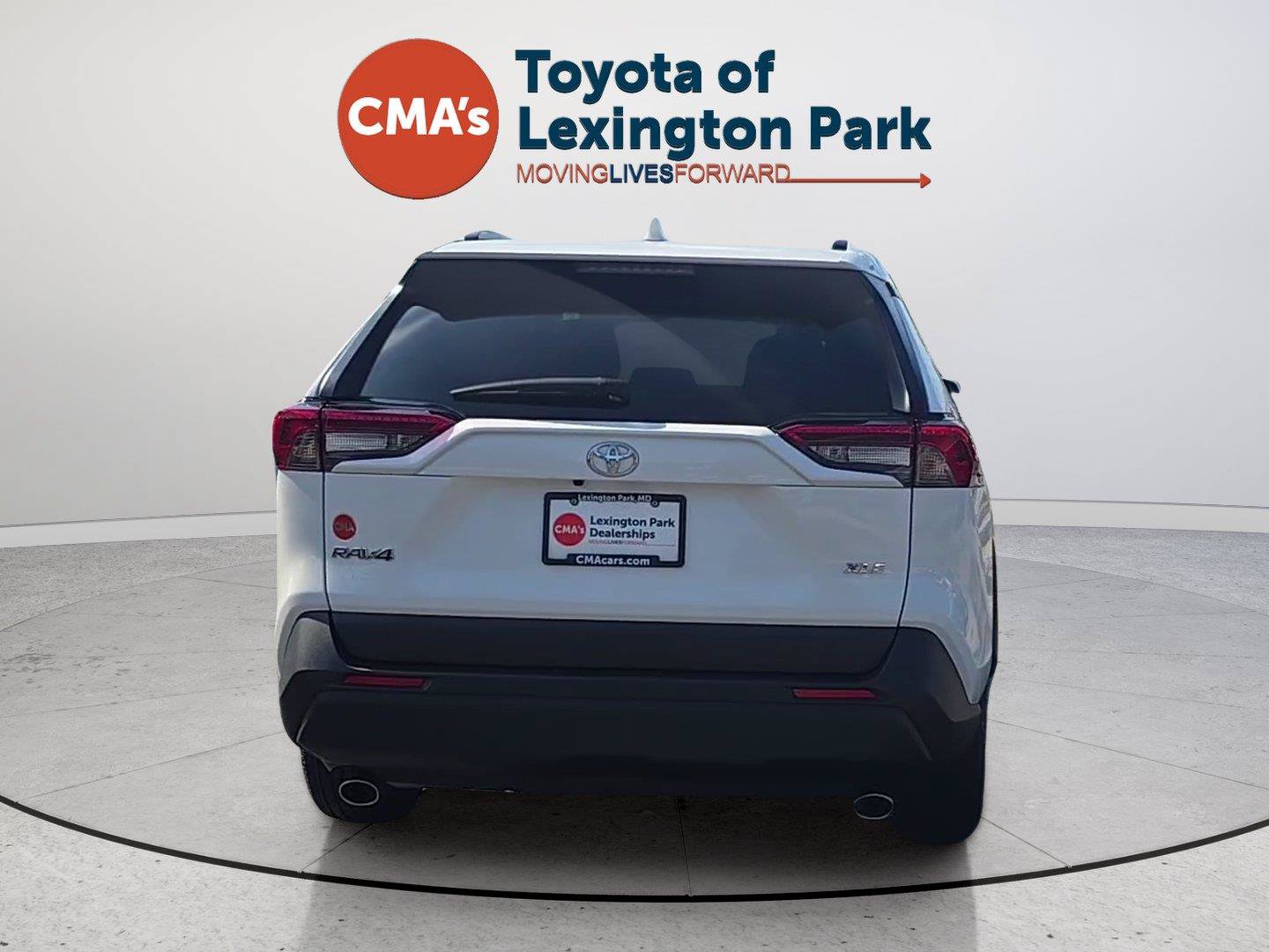 Used 2022 Toyota RAV4 XLE w/ XLE Grade Weather Package FWD image 4